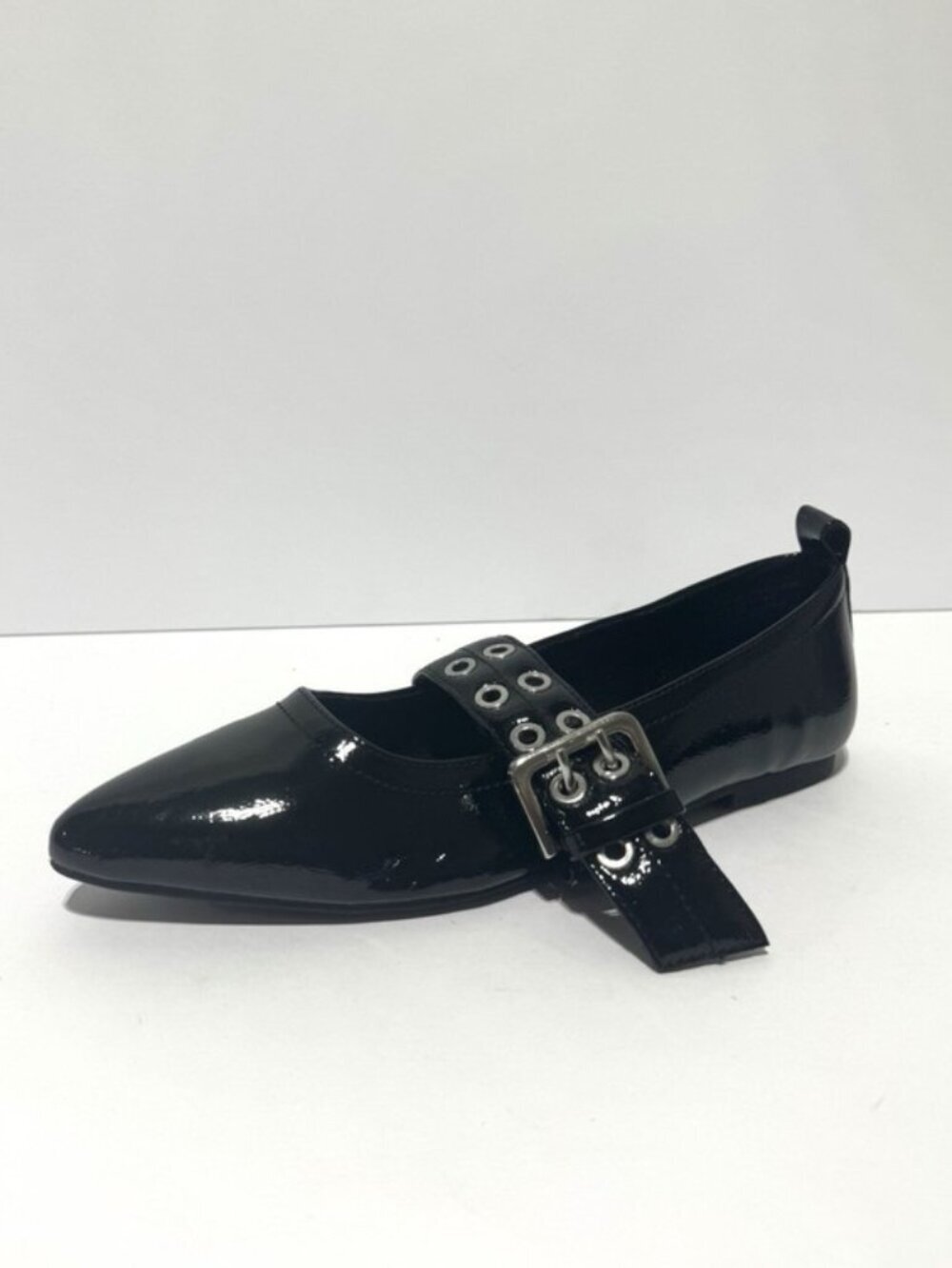 Union Bay Womenโs Clarice Flats Black Size 7M